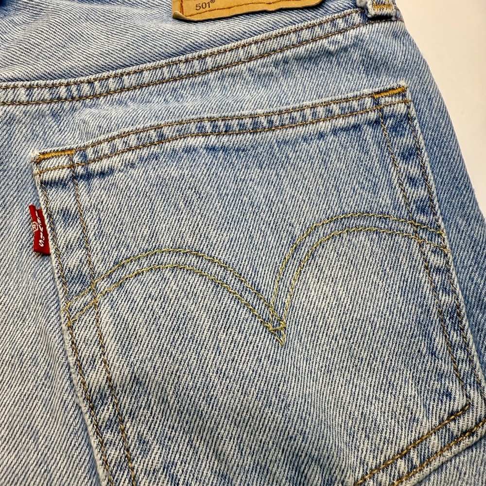 Levi's Jean Shorts Mid Rise 501 Red Tag Distressed Blue Denim Fringe Women - Picture 7 of 16